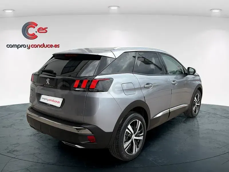 Usado Peugeot 3008 Allure 130 CV (95 kW) 2019 Gris / plata SUV