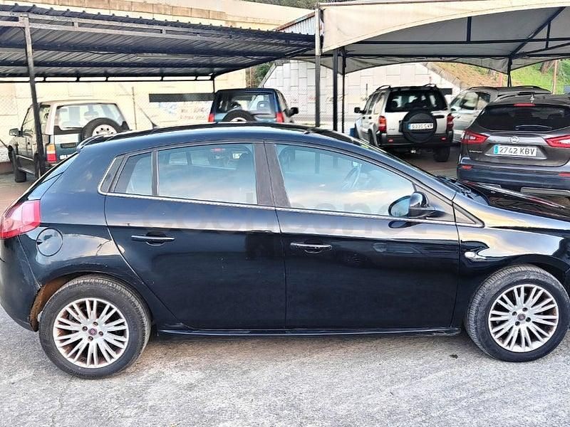 Usado Fiat Bravo Dynamic 105 CV (77 kW) 2010 Negro Utilitario