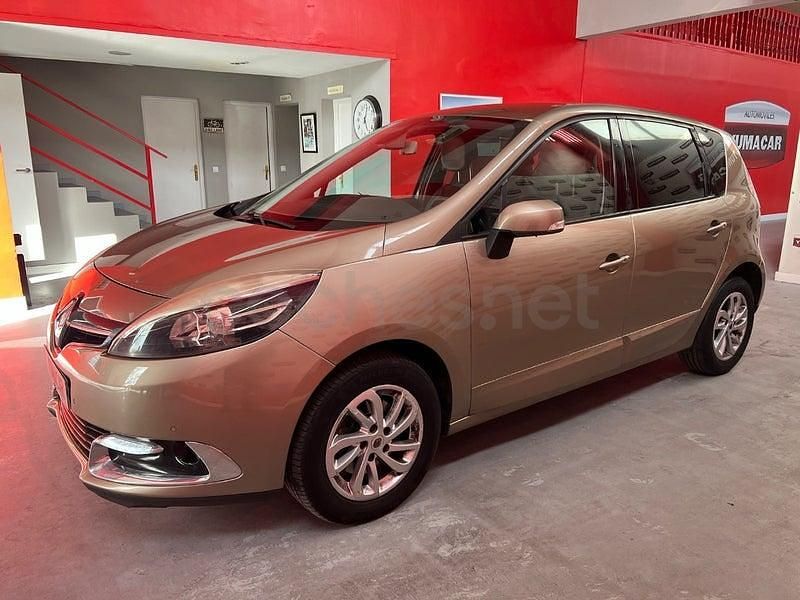 Usado Renault Scénic III Dynamique 110 CV (80 kW) 2014 Marrón Monovolumen