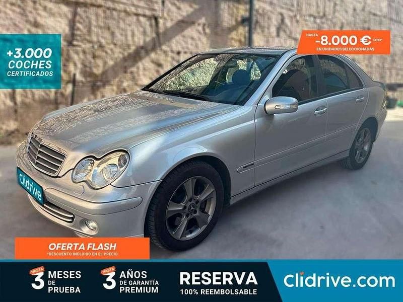 Usado Mercedes C220 170 CV (125 kW) 2005 Gris Berlina