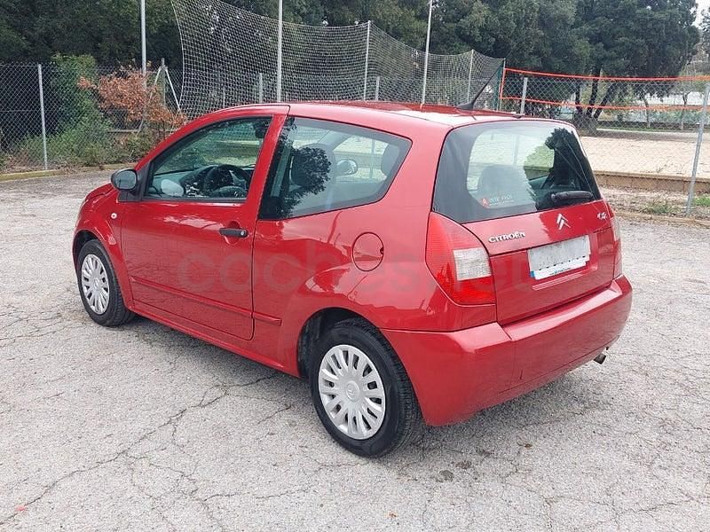 Usado Citroën C2 Furio 70 CV (51 kW) 2008 Granate Utilitario