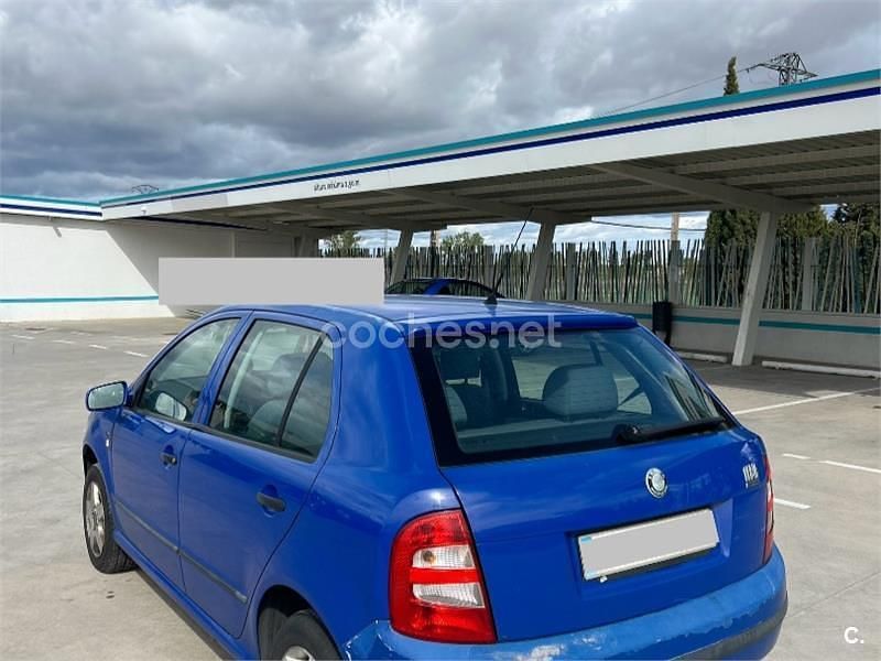 Usado Skoda Fabia Comfort 64 CV (47 kW) 2001 Azul Berlina