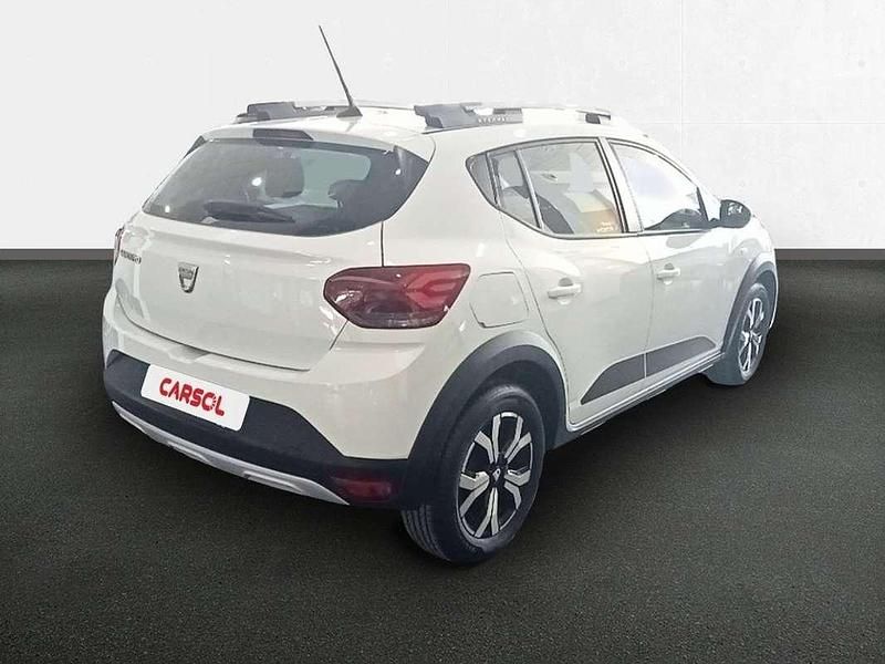 Usado Dacia Sandero Comfort 91 CV (66 kW) 2022 Blanco Utilitario
