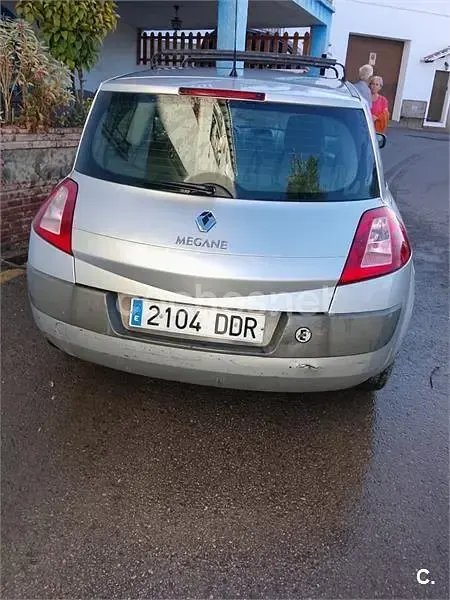 Usado Renault Mégane Expression 100 CV (73 kW) 2004 Gris / plata Berlina