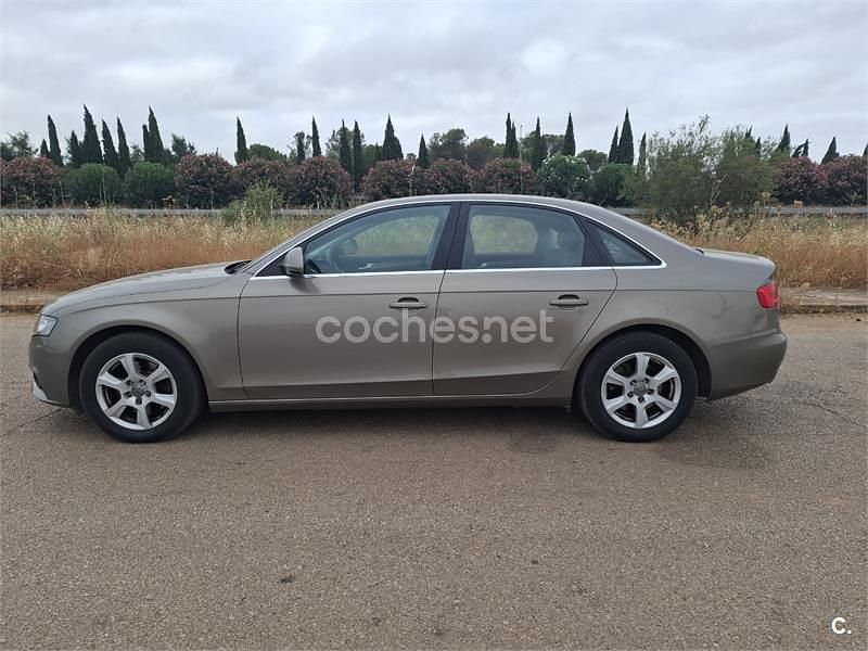 Beige Usado 2010 Audi A4 Berlina | 8900 € (Buen precio) - Imagen 1/4