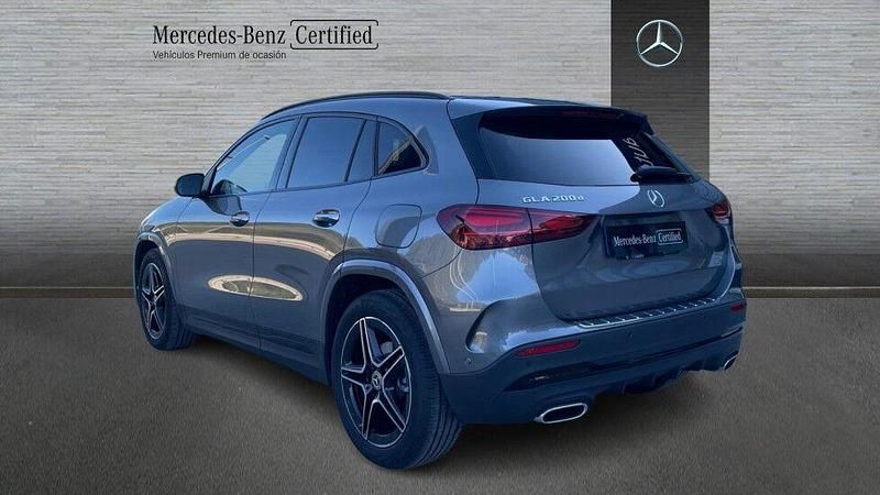 Usado Mercedes GLA200 150 HP (110 kW) 2026 Cinzento SUV