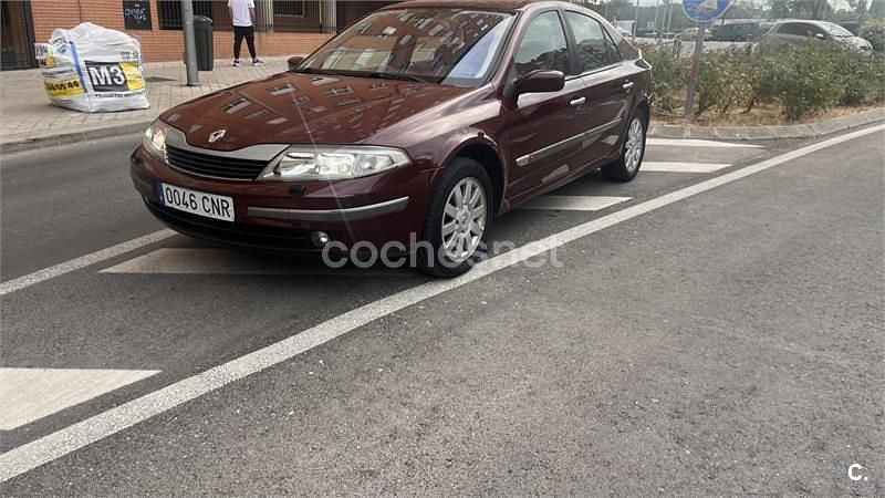Granate Usado 2003 Renault Laguna II Privilege Berlina | 2800 € (Precio justo) - Imagen 1/4