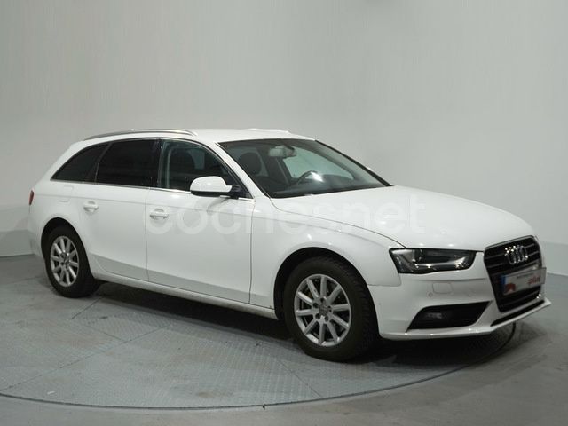 Usado Audi A4 Advanced 143 CV (105 kW) 2012 Blanco Familiar