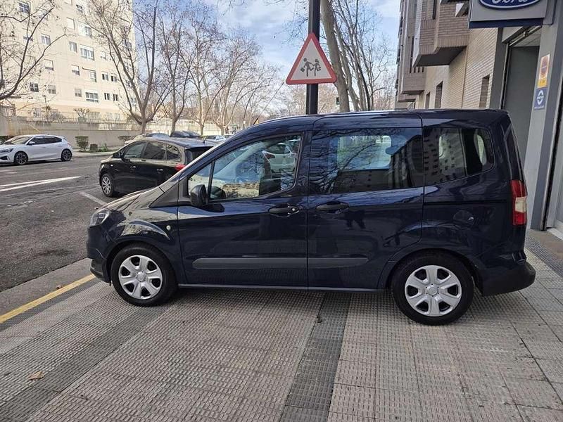 Usado Ford Tourneo Courier Ambiente 102 CV (75 kW) 2016 Azul Monovolumen