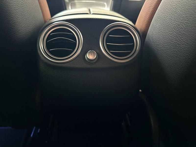 Usado Mercedes GLC220 194 CV (142 kW) 2019 Negro Coupe