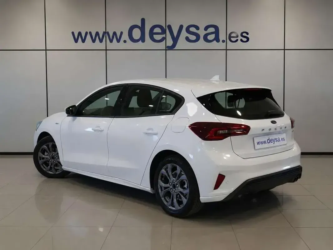 Usado Ford Focus ST-Line 125 CV (91 kW) 2023 Blanco Utilitario