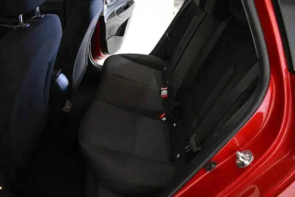 Usado Hyundai i20 100 CV (73 kW) 2025 Rojo Utilitario