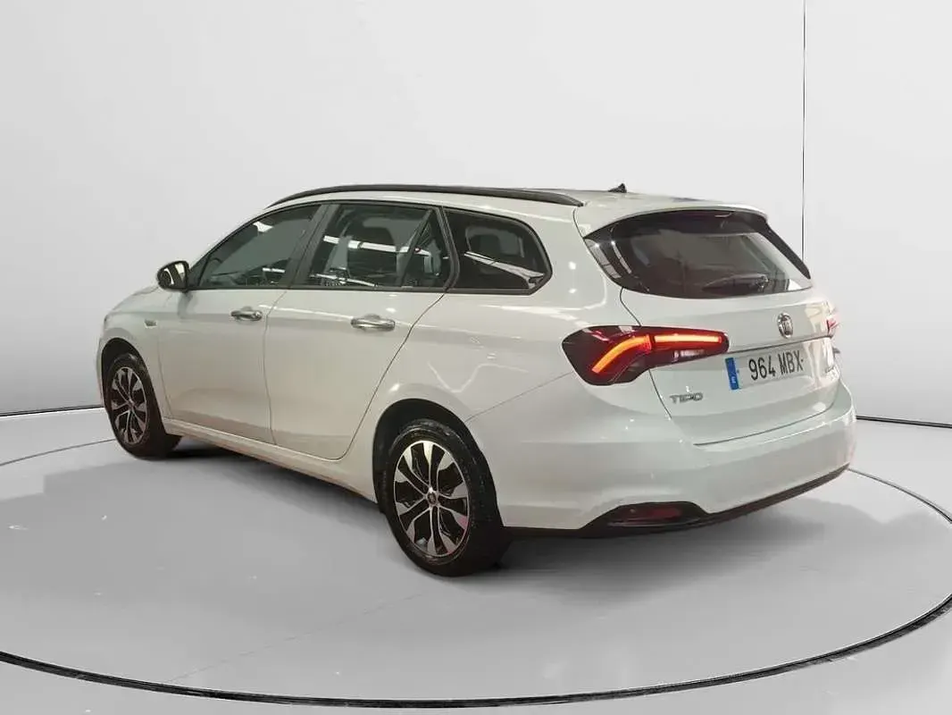 Usado Fiat Tipo City Life 131 CV (96 kW) 2022 Blanco Familiar