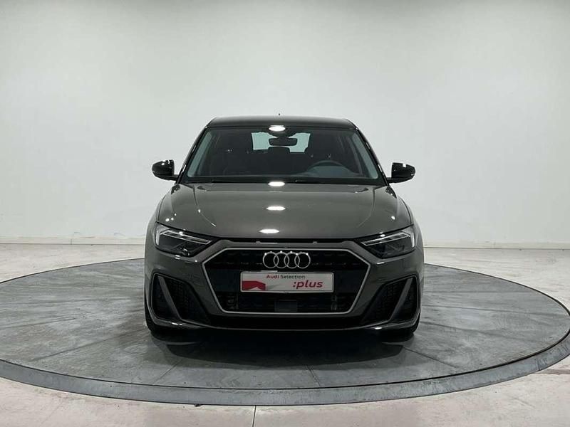 Usado Audi A1 Sportback 116 CV (85 kW) 2025 Gris Utilitario