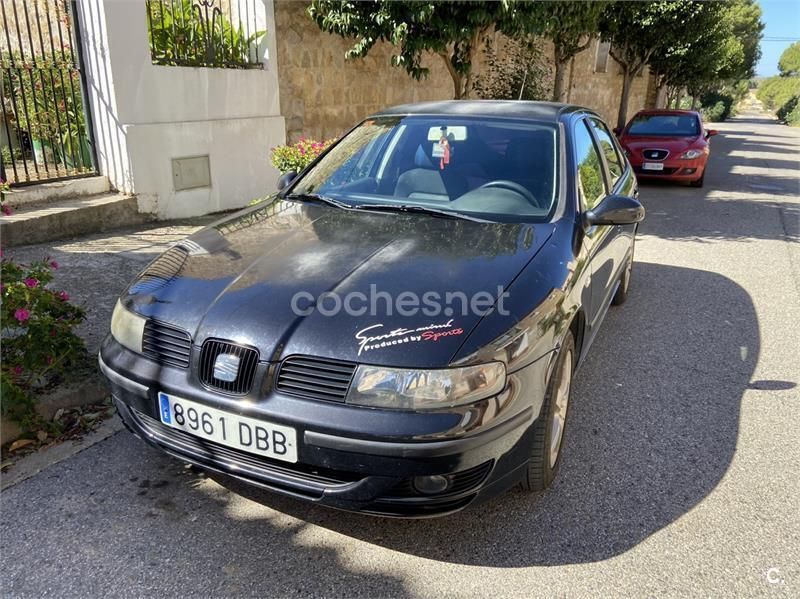 Negro Usado 2004 Seat Leon Sport Berlina | 2000 € (Precio justo) - Imagen 1/4