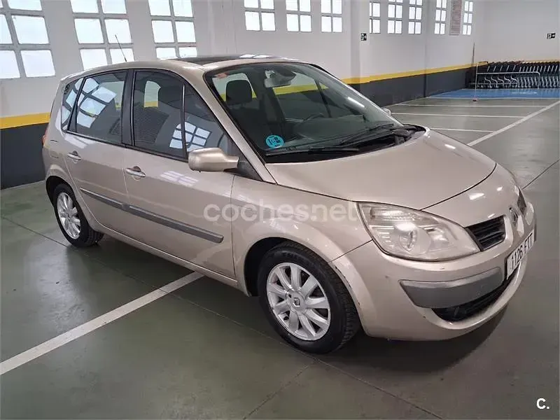 Usado Renault Scénic Privilege 110 CV (80 kW) 2007 Beige Monovolumen