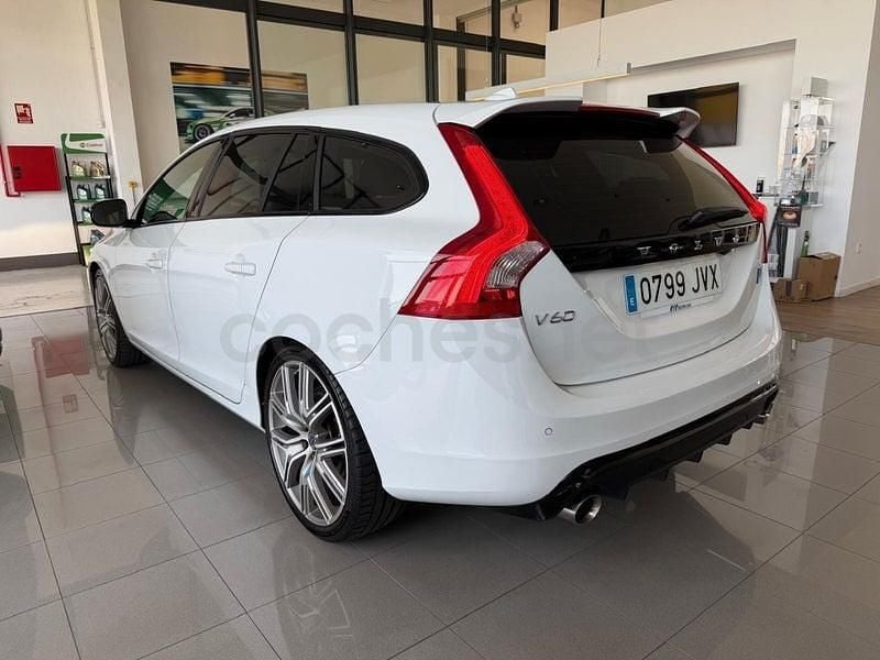 Begagnad Volvo V60 367 HK (269 kW) 2016 Vit Kombi