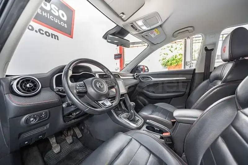 Usado MG ZS Luxury 106 CV (77 kW) 2023 Negro SUV