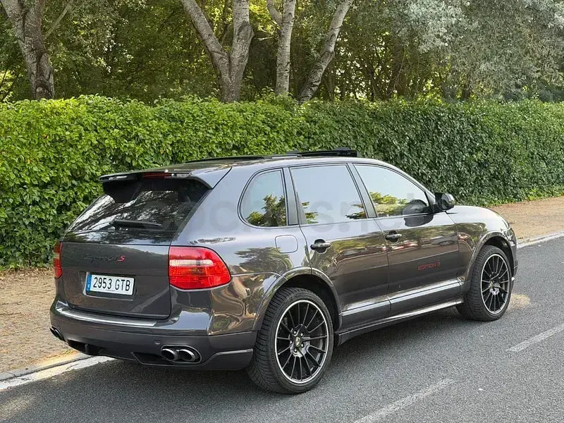 Usado Porsche Cayenne GTS 405 CV (297 kW) 2010 Gris / plata SUV