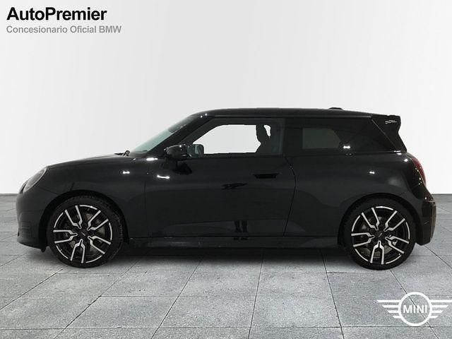Usado Mini Cooper Essential 135 kW (184 CV) 2024 Negro Utilitario