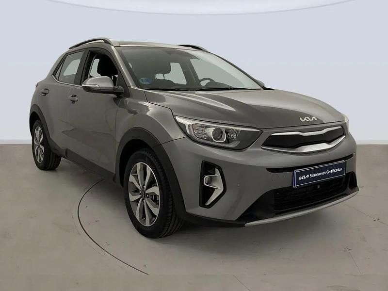Usado Kia Stonic 100 HP (73 kW) 2025 Cinzento SUV