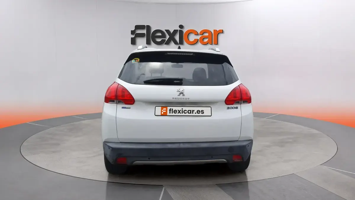 Usado Peugeot 2008 Style 82 CV (60 kW) 2016 Blanco SUV