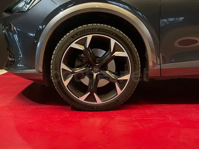 Usado Cupra Formentor 150 CV (110 kW) 2022 Gris / plata SUV