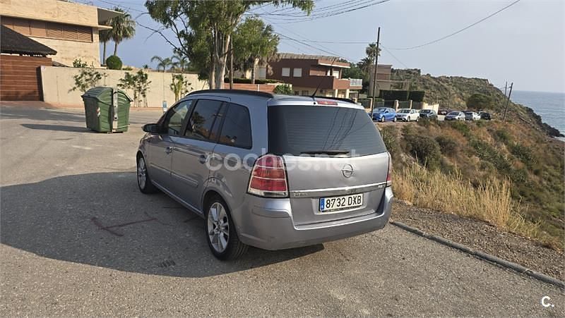 Usado Opel Zafira Enjoy 140 CV (102 kW) 2006 Gris / plata Monovolumen