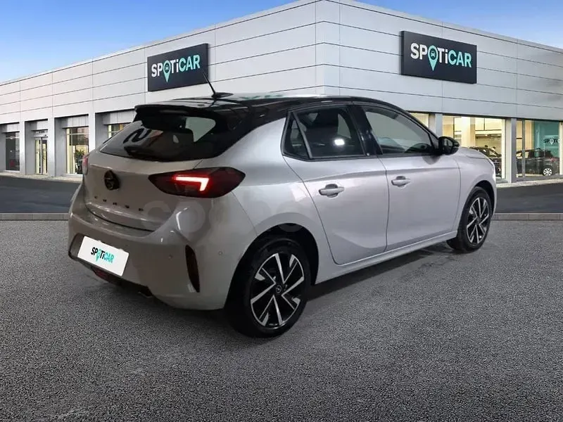 Usado Opel Corsa 100 CV (73 kW) 2024 Gris / plata Utilitario