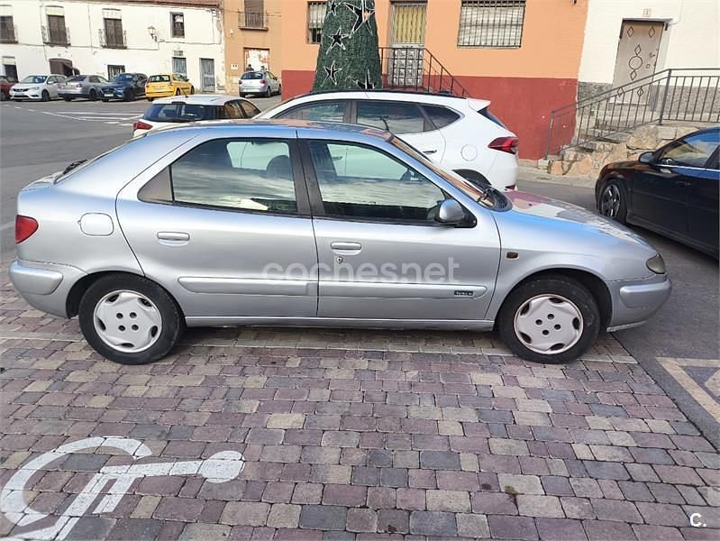 Usado Citroën Xsara Seduction 90 CV (66 kW) 1998 Gris / plata Berlina