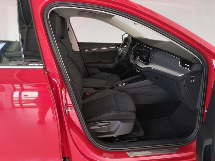 Usado Skoda Octavia Selection 150 CV (110 kW) 2024 Rojo