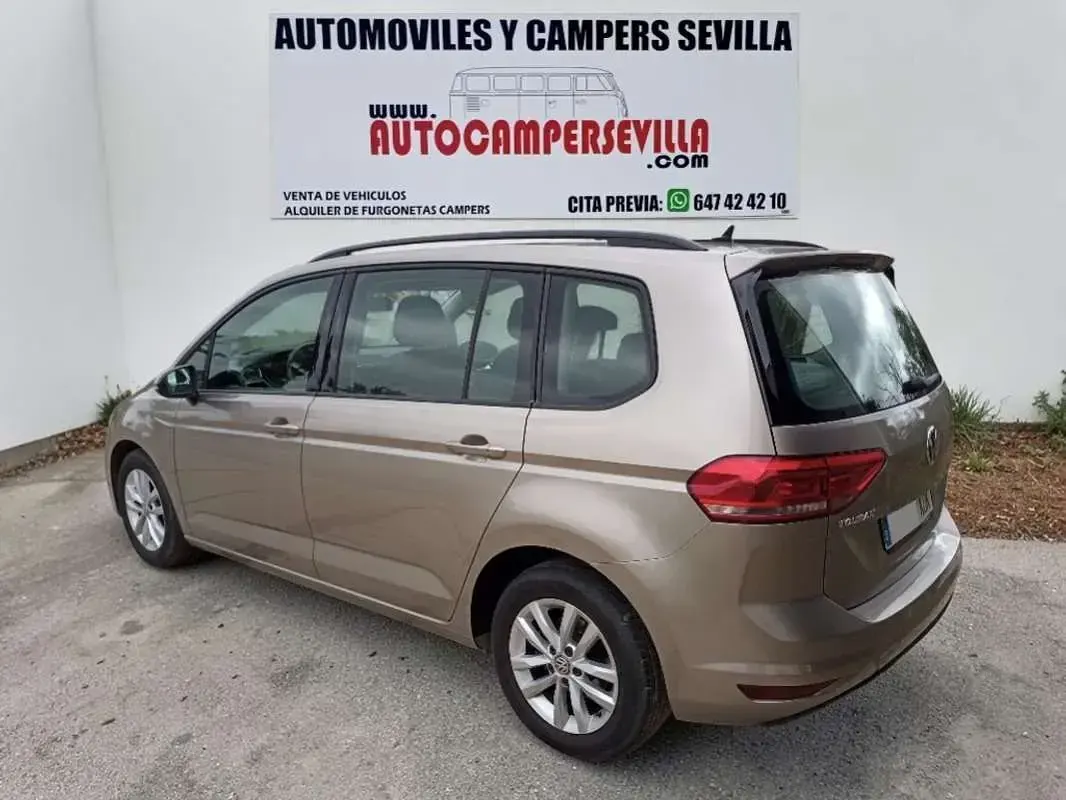 Usado VW Touran Edition 116 CV (85 kW) 2017 Beige Monovolumen