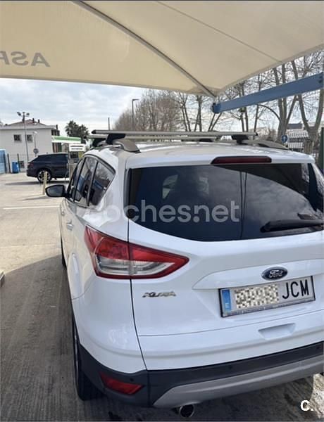 Usado Ford Kuga Titanium 120 CV (88 kW) 2015 Blanco SUV