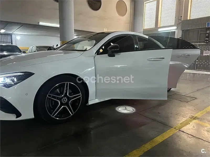 Usado Mercedes CLA200 163 CV (119 kW) 2025 Blanco Berlina