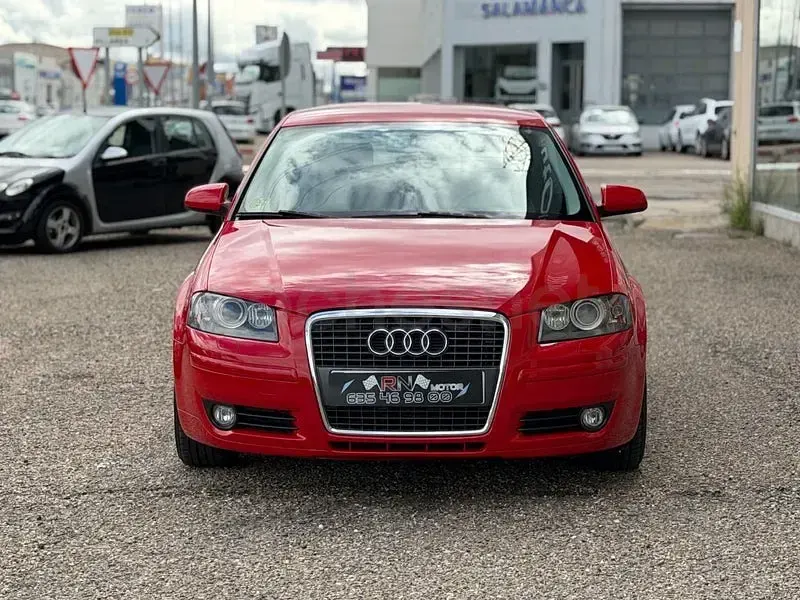 Usado Audi A3 Attraction 105 CV (77 kW) 2008 Rojo Utilitario