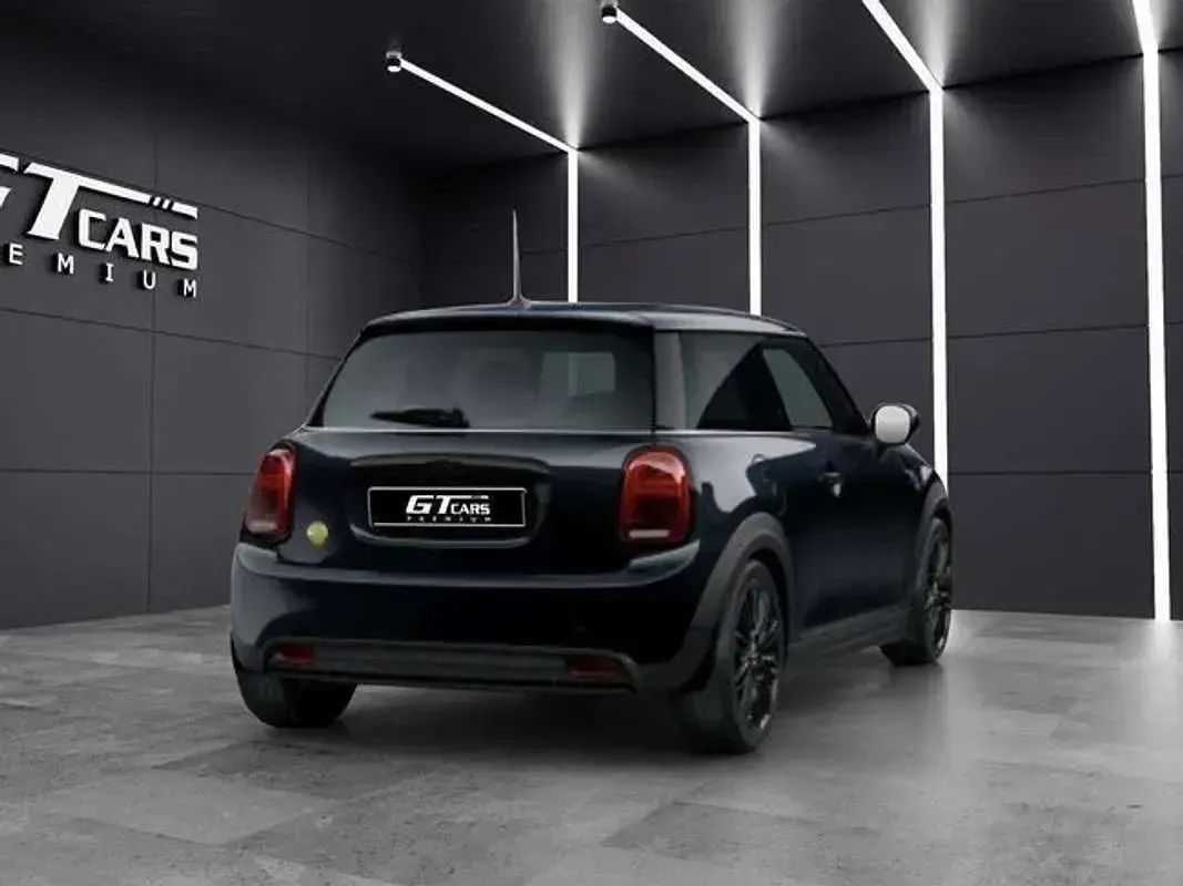 Usado Mini Cooper SE 135 kW (184 CV) 2021 Negro Utilitario