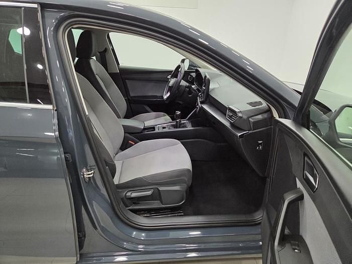 Begagnad Seat Leon Style 116 HK (85 kW) 2025 Blå Sedan