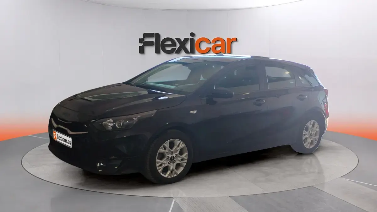 Usado Kia Ceed 101 CV (74 kW) 2021 Negro Utilitario