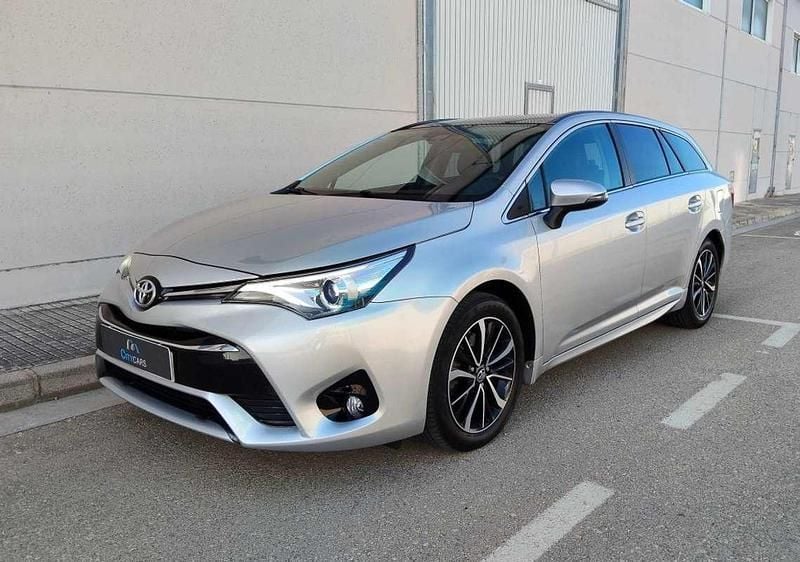Gris Usado 2018 Toyota Avensis Executive Berlina | 14.990 € (Buen precio) - Imagen 1/4