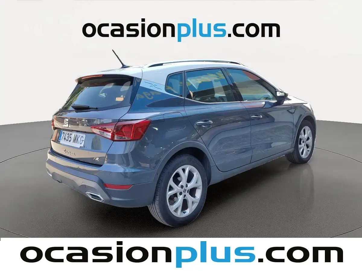 Usado Seat Arona FR 110 CV (80 kW) 2023 Gris SUV