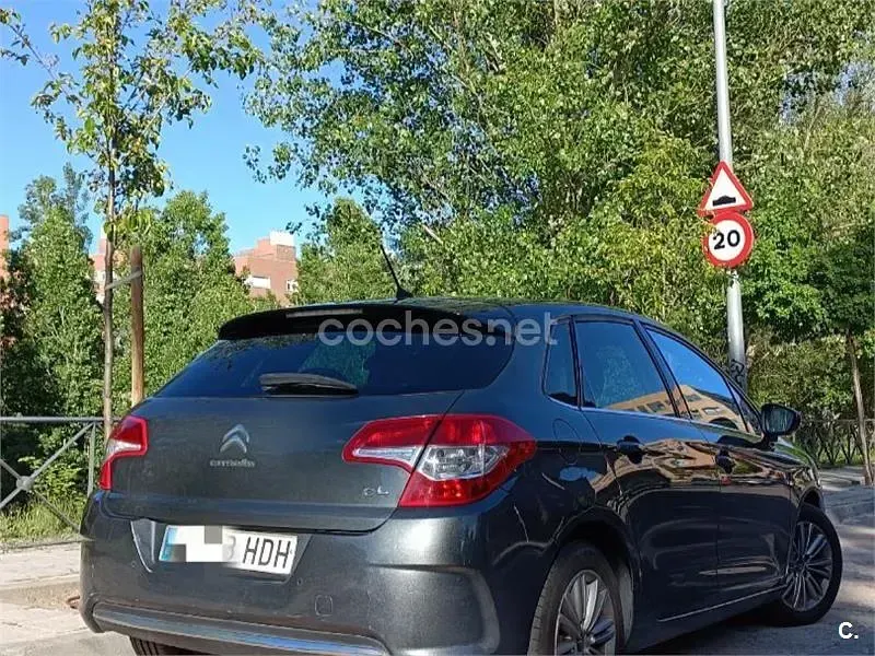 Usado Citroën C4 Seduction 92 CV (67 kW) 2011 Gris / plata Berlina