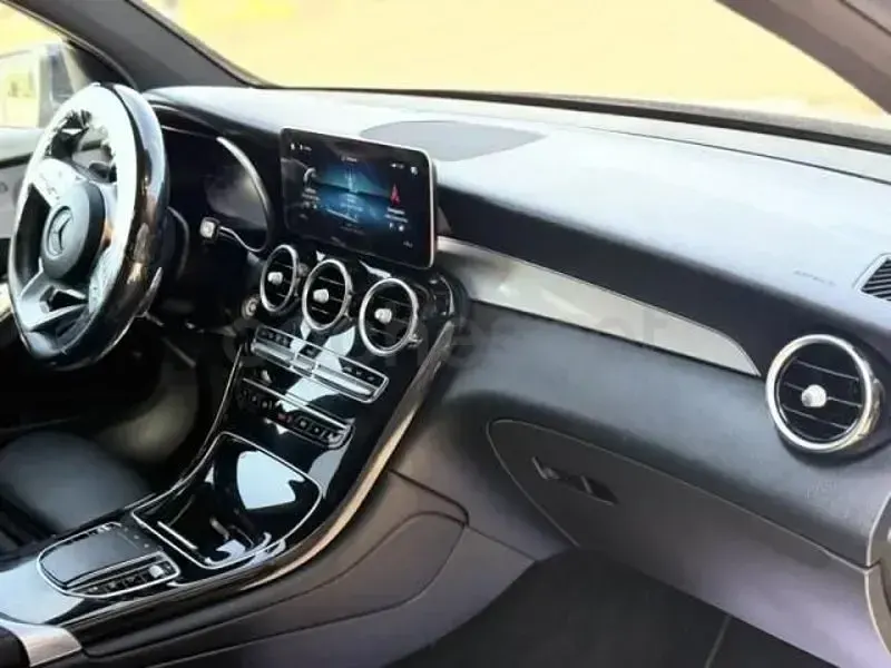 Usado Mercedes GLC220 194 CV (142 kW) 2021 Azul SUV