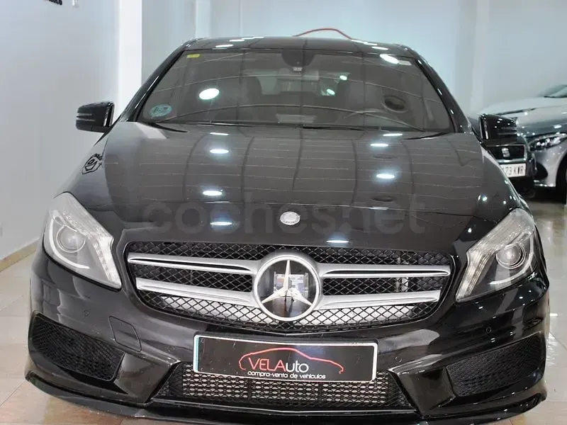 Usado Mercedes A200 AMG line 136 CV (100 kW) 2014 Negro Utilitario