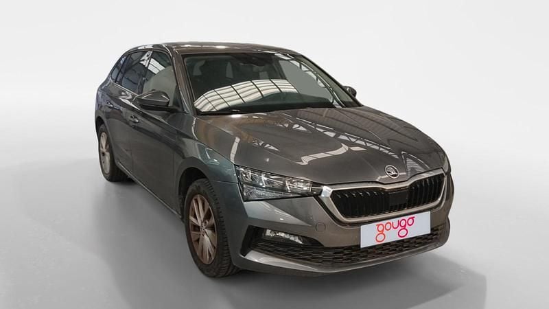 Usado Skoda Scala Ambition 95 CV (69 kW) 2024 Gris Utilitario