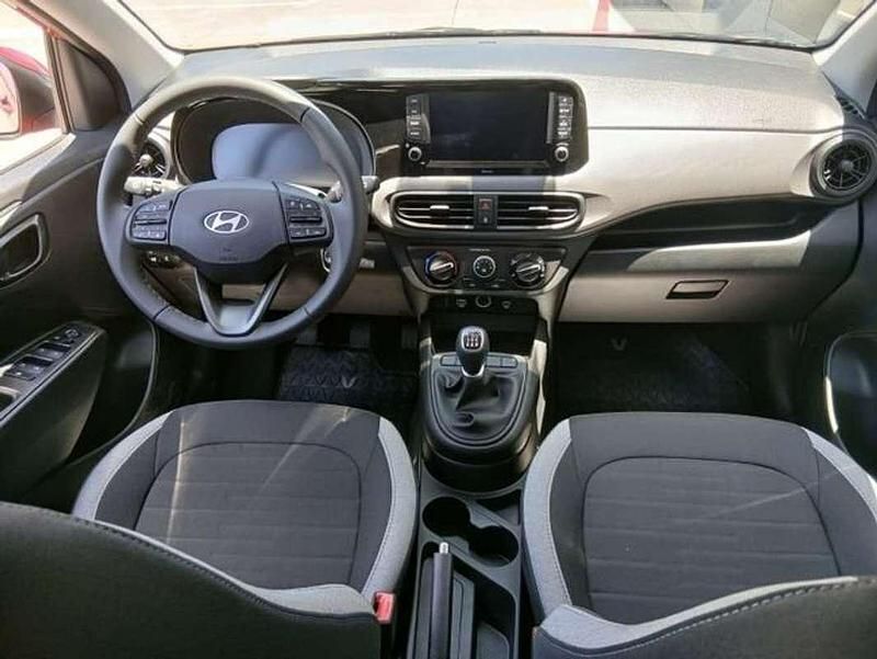 Usado Hyundai i10 79 CV (58 kW) 2025 Rojo Utilitario