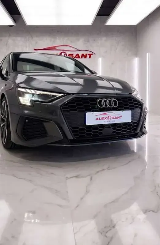 Usado Audi S3 Sportback 310 CV (228 kW) 2022 Gris Utilitario