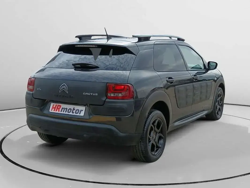 Usado Citroën C4 Cactus PureTech 110 CV (80 kW) 2016 Negro Utilitario