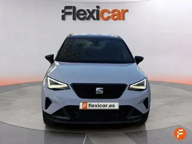 Usado Seat Arona FR 150 CV (110 kW) 2023 Blanco SUV