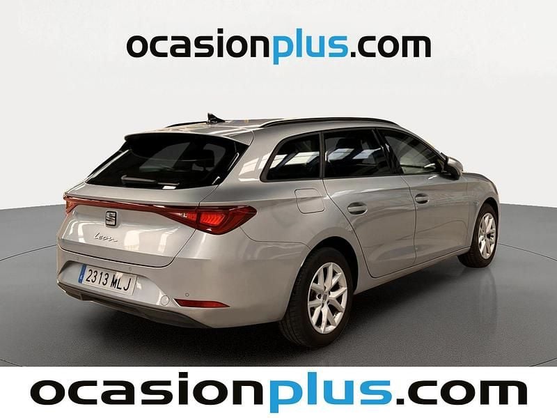 Używany Seat Leon Style 130 KM (95 kW) 2023 Szary Minivan