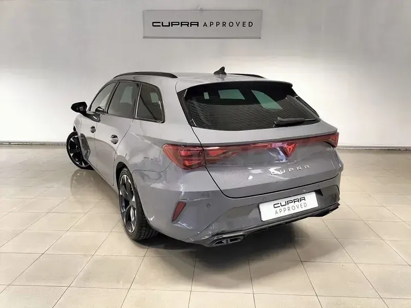 Usado Cupra Leon 150 CV (110 kW) 2025 Blanco Familiar